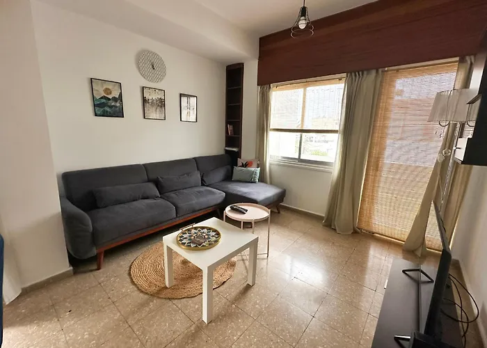 Youthfull Escape In アパート ニコシア