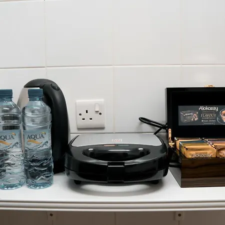 Youthfull Escape In Apartmán