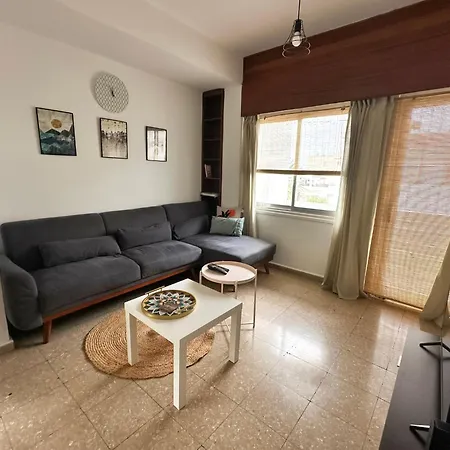 Youthfull Escape In Apartment Nicosia