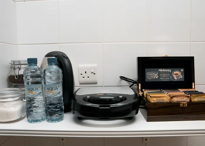 Youthfull Escape In Lägenhet