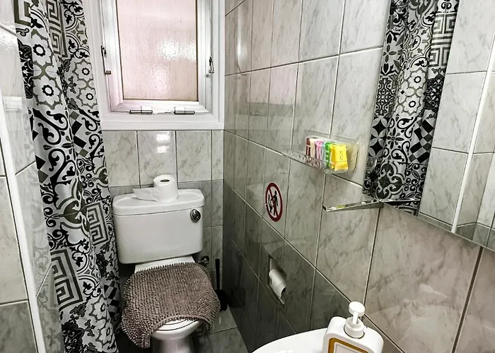 Youthfull Escape In Lägenhet