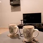 Youthfull Escape In Apartament *