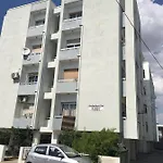 Youthfull Escape In Apartament