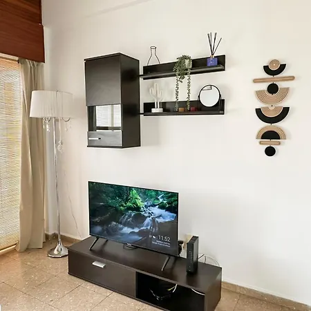 Youthfull Escape In Apartament